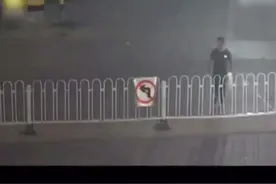 让你懒，这下悲剧了吧！屁股被卡住了可还行……#我怎么卡卡卡卡卡住了视频封面