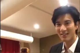 王力宏陈建州关系也很好！结婚官宣老婆都不是c位，据悉王力宏曾经跟范玮琪是情侣关系！！视频封面