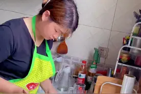 糖油粑粑是我们湖南特色小吃，有脆皮软糯的，在家也能做简单易学，你们喜欢那种的呢#糖油粑粑#红糖糍粑  #街边小吃 #创作灵感 #特色小吃视频封面