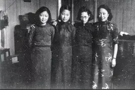 民国#合肥四姐妹 被称为“最后的闺秀”。叶圣陶曾赞叹：“九如巷张家的四个才女，谁娶了她们都会幸福一辈子！”视频封面
