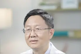 眼皮、脖子上长丝状疣，千万不要揪！教你一招解决！#dou来说健康 #丝状疣 #HPV #健康科普 #医学科普  视频封面