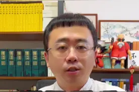 《五号屠场》：冯内古特经典之作，用黑色幽默的轻松狂欢，对抗人生的苦难荒诞。#小说推荐 #好书分享 #抖音全民好书计划视频封面