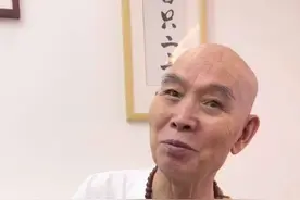 今天吃锅盔，成都人还是会吃，会耍~#李伯清 #记录真实生活 #vlog日常