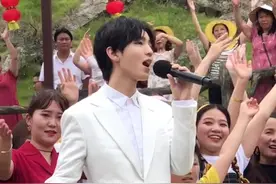 #王俊凯 下党“心连心”慰问演出《我们都是追梦人》太好听太好看了！一定要看到最后！视频封面