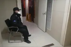 硬核！！郑州一小区发现湖北回乡人员后，派保安24小时家门口值守，所需物品由社区代购#武汉加油 #河南硬核视频封面