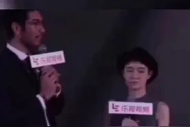终于明白连凯为什么锥心之痛这弟弟的离开了，一句：哥哥来了  哥     好甜。画面好有爱！