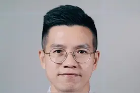 #广州交警开展百日行动严查电动自行车违规 《今日关注》近日推出系列调查报道#如何管好疯狂的电动自行车 。今晚九点请锁定@今日关注  ，看看是哪些商家违规为电动自行车“提速”？！ #粤语新闻#大v说 视频封面