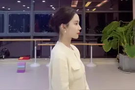 哪位童鞋点的歌快来领取吧 好听的钢琴伴奏来自李老师@Jasim #念奴娇赤壁怀古 #练习打卡 #日常练习 #杨西音子 #声乐演唱 #声乐教学视频封面