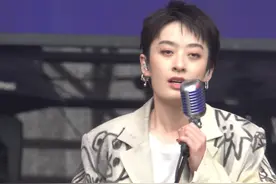她终于被这个时代认可了！ #曾轶可 #有可能的夜晚视频封面
