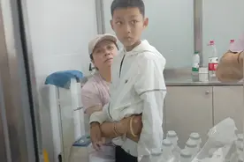 #记录这一刻 #坚强的小男孩儿 #医院随拍 打屁股针视频封面