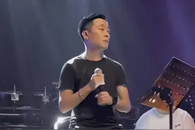 低沉的嗓音，真的太好听了，经典永不过时…#烟嗓 #伤感音乐 #经典老歌 #翻唱 #最远的你是我最近的爱视频封面