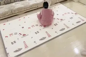 网友热评：雇主你敢不敢让赵姐露个脸，让我们看看😏我们分分钟钟给你撬走[捂脸]我敢露吗？[捂脸][捂脸][捂脸][捂脸]我不敢露啊#监控下的一幕 ##监控下暖心的一幕 #记录真实生活视频封面