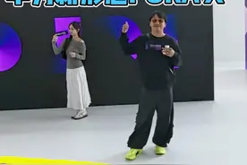 华为Pura x真机实拍！新形态手机来了！值不值7499？ #华为 #华为purax #华为新形态手机 #人人买得起#余承东 @东尼爱玩视频封面