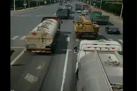 安全事故案例警示：多年前发生的“8.7”较大危化品违法运输事故视频封面