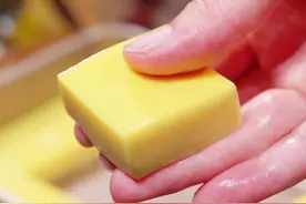 原来日本豆腐自己在家也能做 真的没想到，自己在家也能做出Q弹嫩滑的日本豆腐，营养健康无添加，关键做法还特简单#自制日本豆腐#玉子豆腐@抖音热点宝视频封面