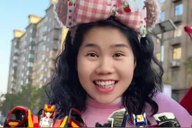 舞龙高手 小可爱的舞龙棍被抢走了，炫蓝闪电S跑得可真快！视频封面