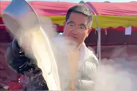 山东乳白乳白的羊汤是怎么熬的#羊肉汤 #老手艺 #人间烟火 #打卡街边美食 #德州 #因为一道菜爱上一座城视频封面