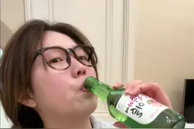 今天纯干货（假的） #酒是精神食粮 #酒后迷惑行为 #酒蒙子的日常 #今天喝酒了吗 #调酒教程 @抖音短视频 @DOU+小助手