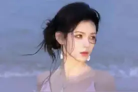 代入粉丝真的会哭…😭#张予曦 #张予曦阻止工作人员推粉丝 @DOU+上热门