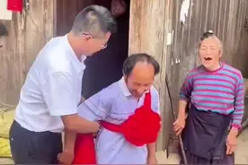 寒门出贵子，一个没有任何背景的孩子，能有这样的出息，爸爸也知足了...#夏天的风吹到秋天 #金榜提名前程似锦视频封面