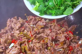 炒牛肉是有诀窍的，学会这个做法，炒出来的牛肉又嫩又滑，特别的好吃又下饭#美食教程视频封面
