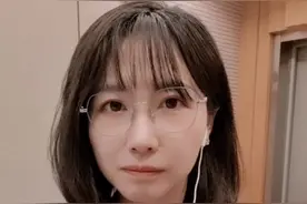 用最温柔的声音作最霸气的回击！#当你在国外遇到种族歧视 #女生在英国街头遭种族歧视霸气回击 #新闻姐 @抖音短视频视频封面