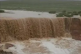 ❤️草原上牧民家里的真实生活——刮风下雨正是我们最忙、在外奔波的时候，着急着赶羊赶牛……#新农人计划2024 #抖音助农 #三农 #草原生活 #羊肉 视频封面