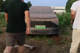 这是我花了2个W买的一台小鹏X9泡水车.让他重新复活。第一集!#小鹏x9 #翻新 #泡水车 #汽车人共创计划视频封面