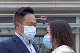 中国小伙在越南工作半年，工作原因要回中国，越南女朋友送他到机场，抱着不舍得分开，两个人都哭啦！ #情感视频封面