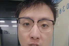 医生提醒这种糖可能有“毒” 突然爆火的网红蜡瓶糖，我们医生建议孩子少吃！#硬核健康科普行动 #听医生一句劝 #糖的危害 #蜡瓶糖 #医生日常视频封面