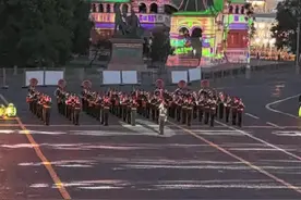 不愧是中国人民解放军!《钢铁洪流进行曲》响彻莫斯科 俄罗斯第16届“斯帕斯钟楼”国际军乐节在莫斯科开幕解放军军乐团参加国际军乐节开幕式首场演出。#中国解放军军乐团 #上热门 #军乐团音乐会视频封面