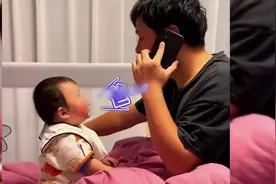 盘点宝宝第一次叫爸妈的反映，宝宝突然喊爸爸妈妈，父母激动落泪视频封面