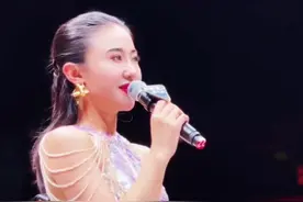 哪一秒你心动了 快说#这个女孩是谁 #efc蛮火豹中国功夫冠军赛 #气场全开#格斗主持人冬妮视频封面
