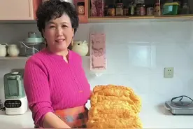 炸面鱼的配比；3斤面粉，1颗鸡蛋，15克的盐，10克的发酵粉，30克的花生油，8克的白糖，5克的食用碱，2两左右的细玉米面，2.4斤的温水#面鱼的做法 #大人小孩都爱吃视频封面