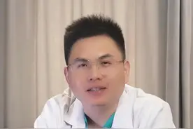 母乳喂养还是奶粉喂养，母乳到什么时候没营养？ #医学科普 #涨知识 #新手爸妈必看 #dou是知识点  @抖音短视频视频封面
