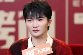 #周深回应晚会偷吃零食被拍 #周深 吃块饼干像跟自己干了一场仗🤣还点名#沈腾 吃得多