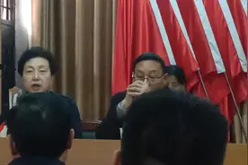 咱们大山的女儿(扬艳萍)经理，致富不望乡里，积极投身于家乡事业视频封面