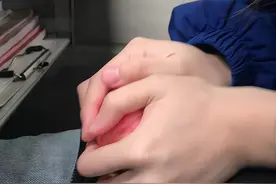 怎么会不怀恋同桌给自己掰苹果的时光呢视频封面