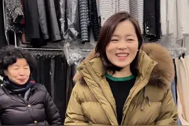 韩国婆婆说过年了带我挑几件新衣服婆婆经常打扮很时尚看我穿的像大妈似的都看不下去了真的有这样好婆婆不向着她向着谁啊#中韩夫妇 #海外生活 #日常vlog #韩国婆婆视频封面