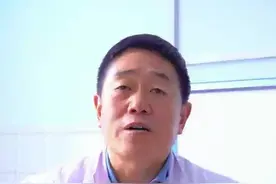 跟大家聊一下脊柱侧弯的手术花费问题，可能跟你想的有些不一样 #硬核健康科普行动 #脊柱侧弯 #医者仁心视频封面