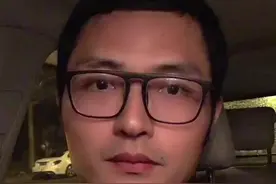 真假机器人？#人工智能 #财经 #股票 #机器人 #宇树机器人任意舞蹈随便跳