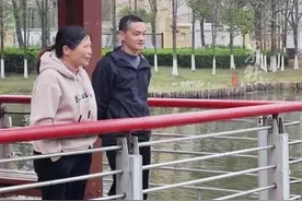 弟弟病逝后，武汉夫妇千里寻亲找到失联23年的侄女归还百万遗产 （九派新闻）视频封面