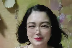 #上热门 曲剧《刘全哭妻》轮椅平凡对口型伴唱。虽说是戏但不知道唱出了多少人的人生，夫妻之间彼此珍惜眼前人，别像刘全那样等人不在了再哭也无意义了#刘全哭妻全集完整版 #伤感戏曲催人泪下看哭了上万人 #再苦也不停止脚步完整版 #伤感音乐