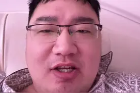 董明珠亲自带队设计的玫瑰空调来了，直言这是为新婚人群准备的，被网友吐槽“招点00后工业设计师吧”#董明珠 #工业设计 #制造业视频封面