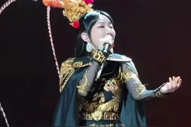 这才是见过最美的美猴王 萨顶顶演唱黑神话主题曲#萨顶顶 #黑神话悟空 #白象中国面温暖中国每一面 #抖音美好跨年季 #抖音美好惊喜夜视频封面