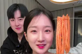 一定要看到1分30秒，那才是真正的我！ #火鸡面 #美食分享 #晚上好 #情侣日常视频封面