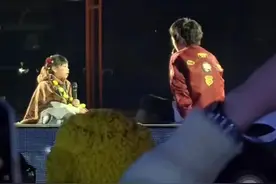 温馨感人的一段#五月天阿信 #五月天 #神级现场视频封面
