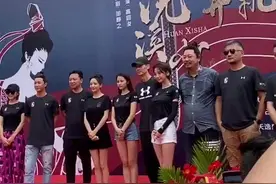 #拍摄现场 #高亚麟 #活动现场 #街拍 #路人视角视频封面