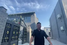 南站独院260多平 带露台 门口能停车#商丘房产 #独院视频封面