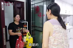 丈母娘滑倒摔肿了脸，婆婆带着珍藏十几年的宝贝来看望，太暖心了视频封面